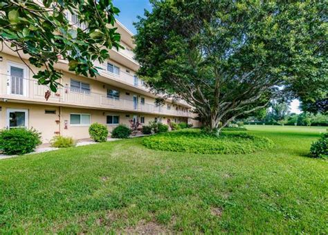 village royale on the green photos|Village Royale Greendale Condominiums, FL homes for sale.